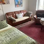 Deli 106